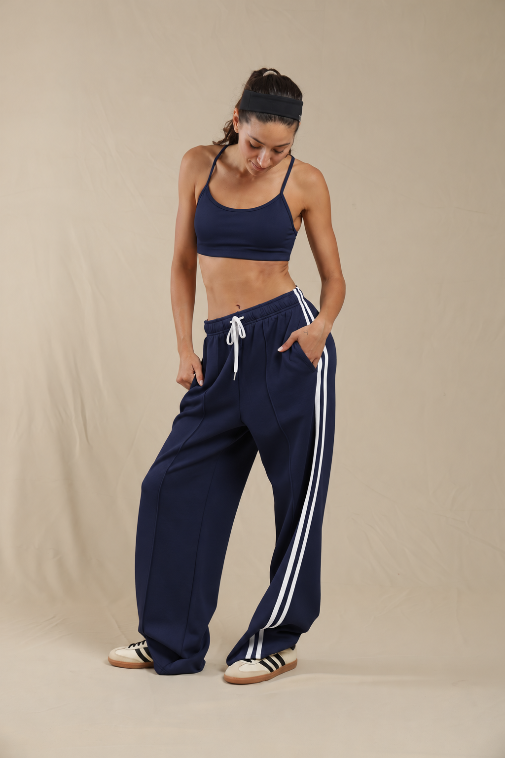 Pantalón Wide Leg Naval Academy – pantalón ancho deportivo azul marino mujer, Mali