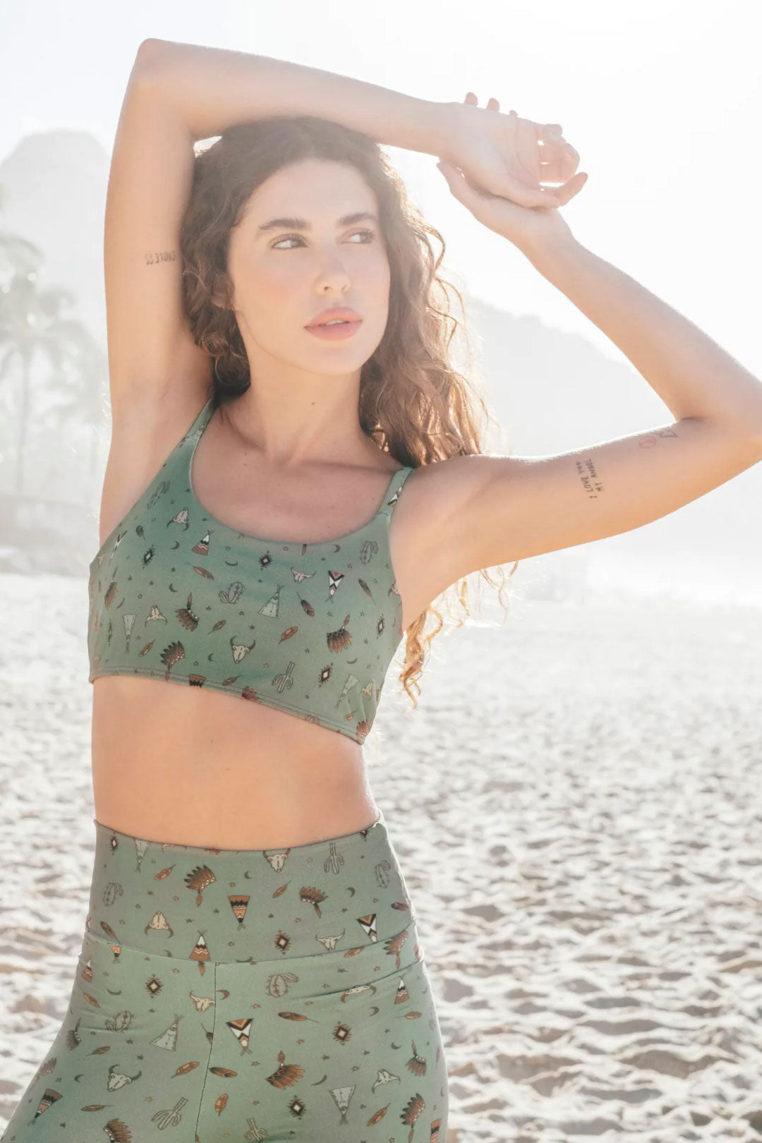 Top New Fit Green Haux
